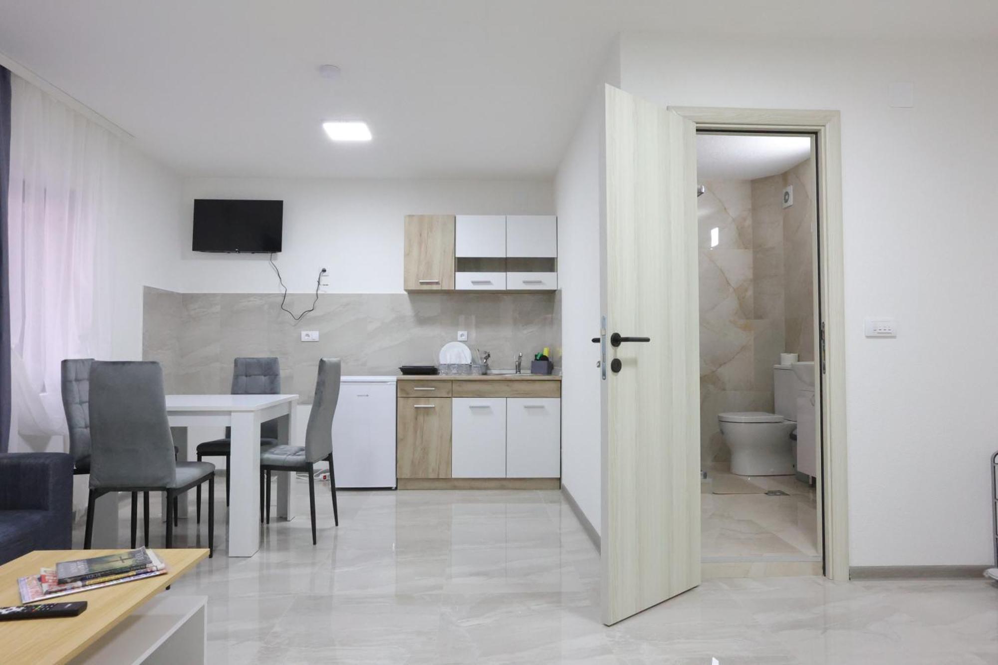 Ivan'S Guesthouse Парасин Экстерьер фото