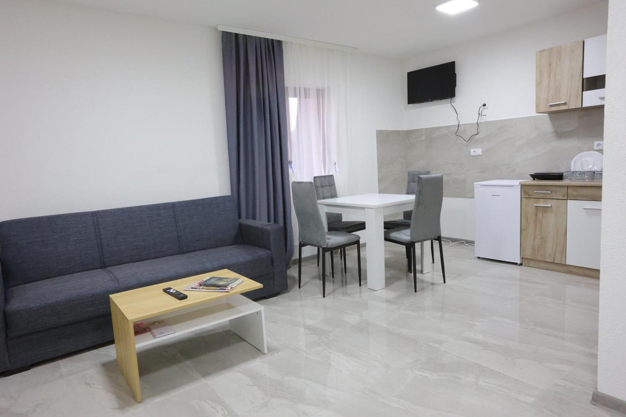 Ivan'S Guesthouse Парасин Экстерьер фото