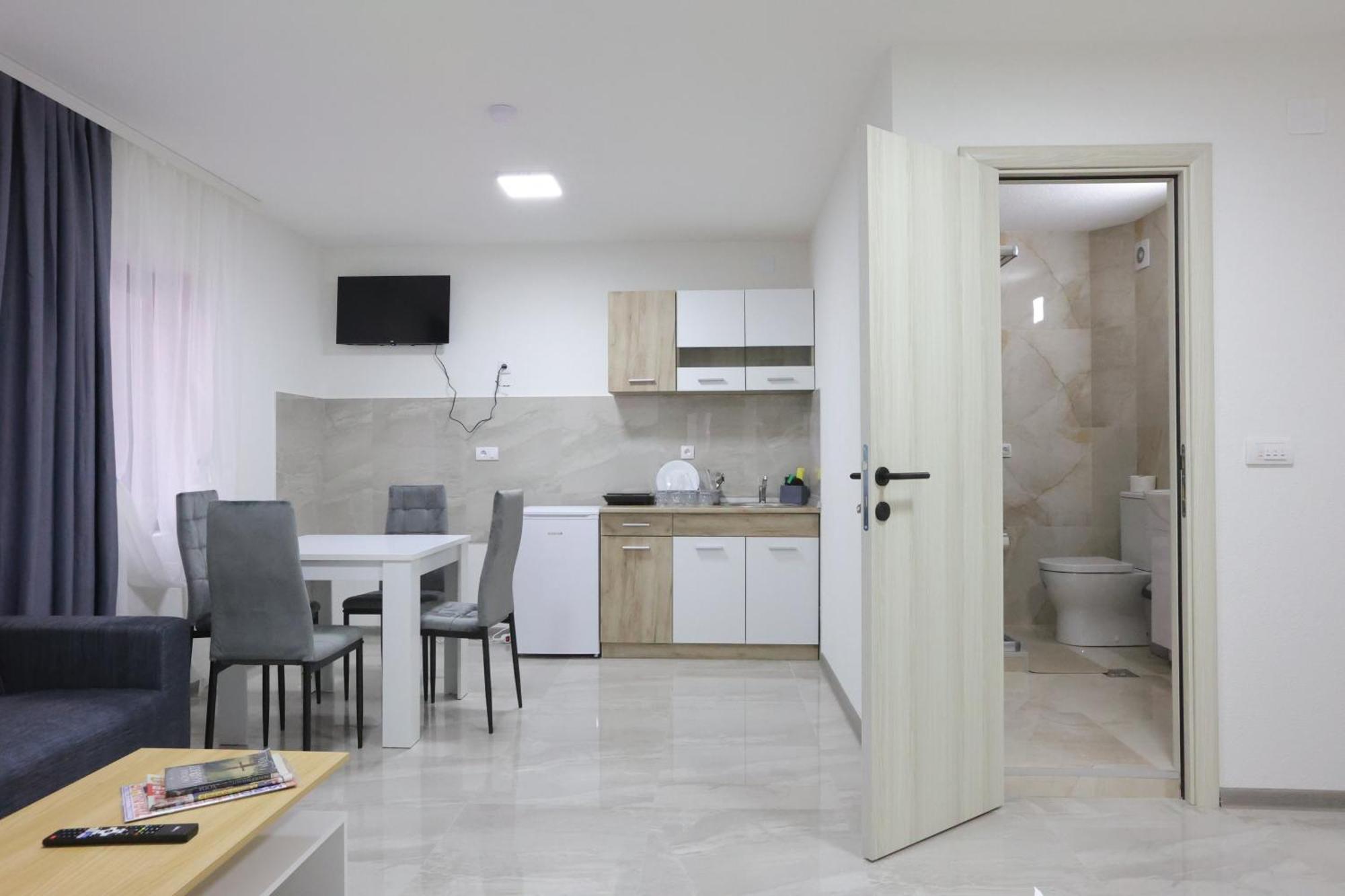 Ivan'S Guesthouse Парасин Экстерьер фото