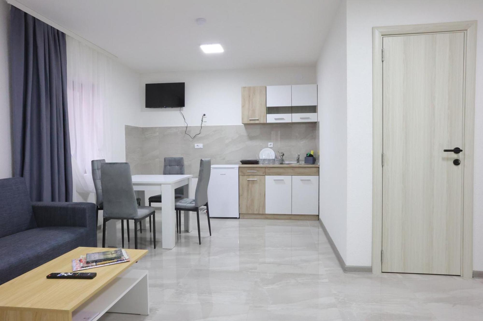 Ivan'S Guesthouse Парасин Экстерьер фото