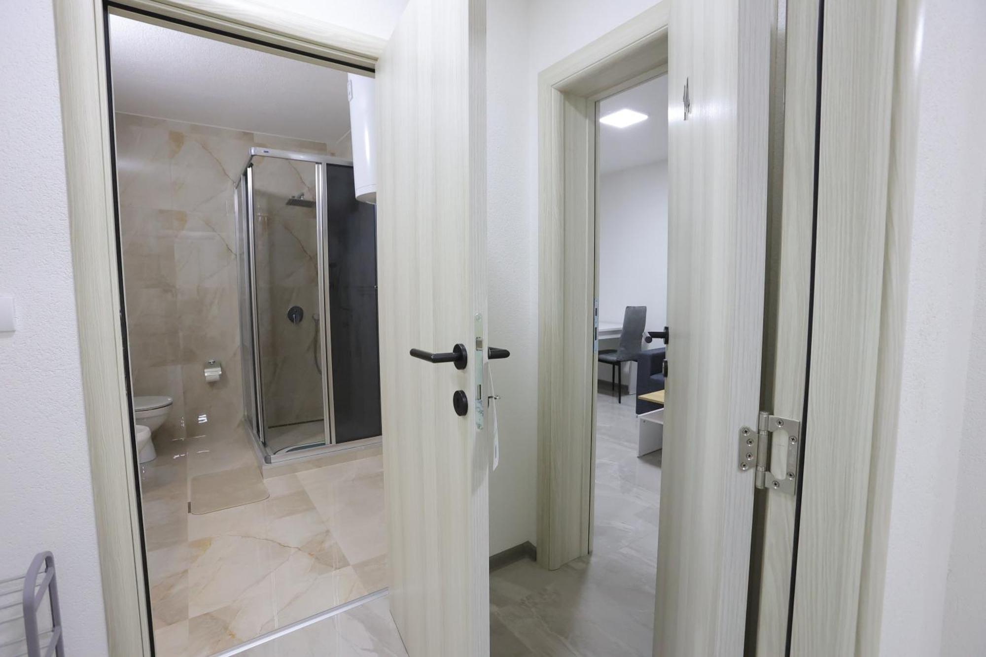Ivan'S Guesthouse Парасин Экстерьер фото
