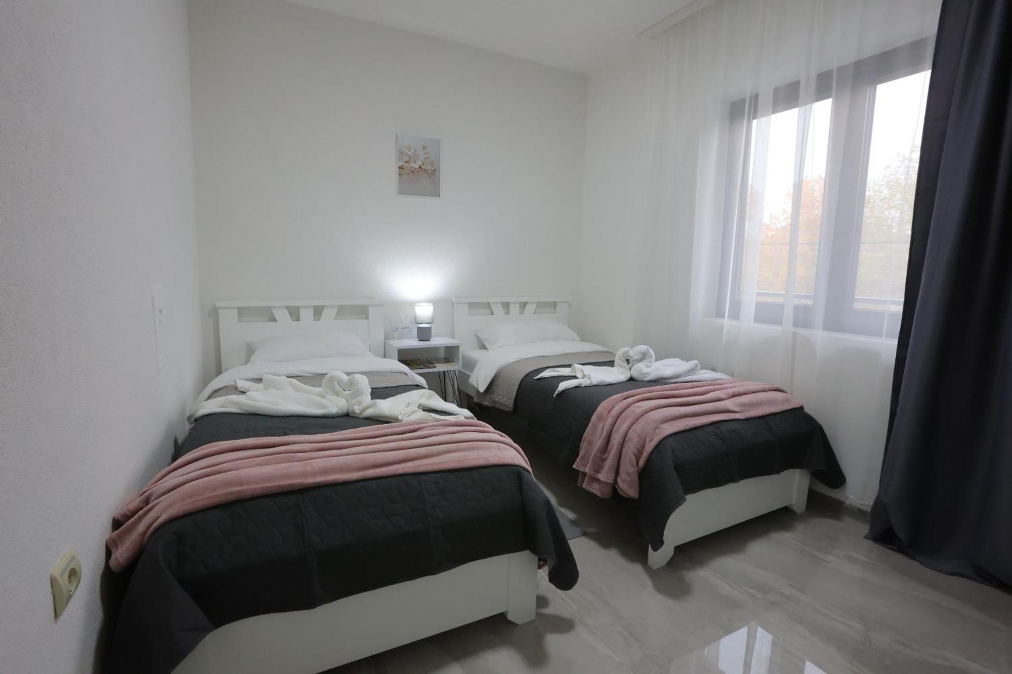 Ivan'S Guesthouse Парасин Экстерьер фото