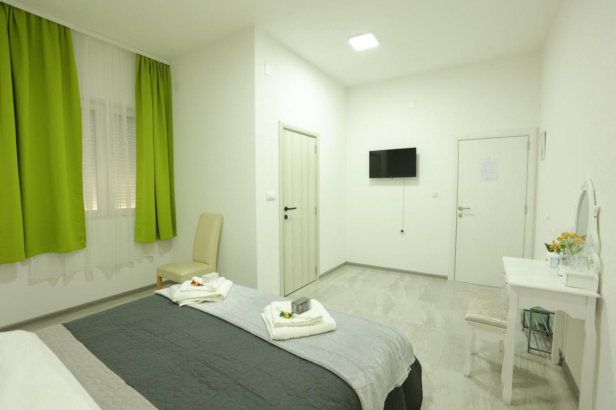 Ivan'S Guesthouse Парасин Экстерьер фото